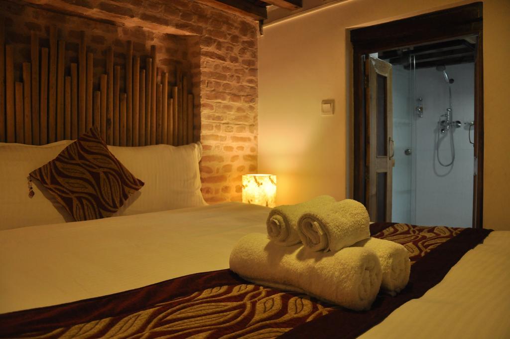 Boutique Heritage Home Lalitpur Exterior foto